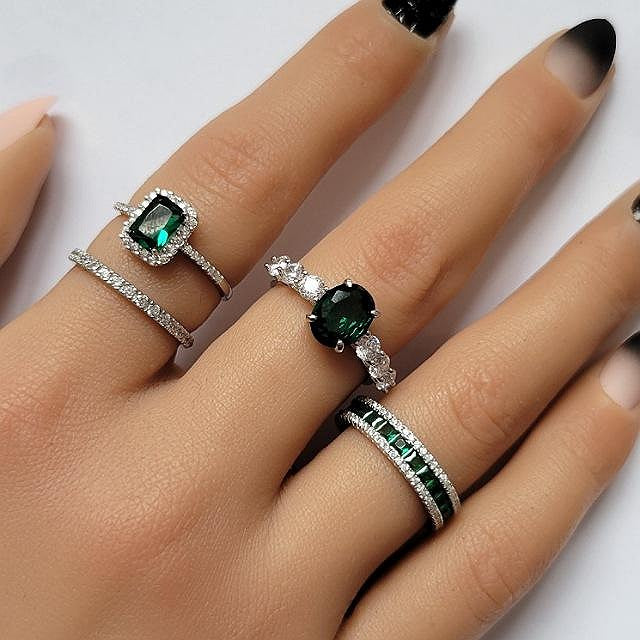 Elle Ring